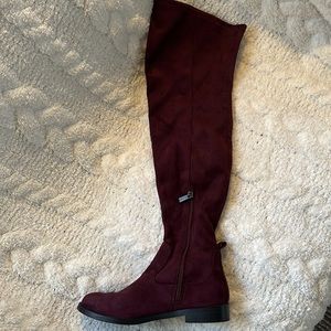Kenneth Cole over the knee size 7